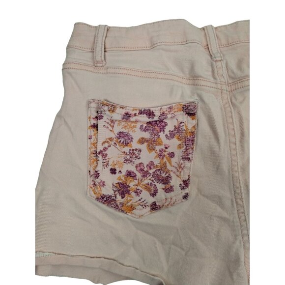 Time & Tru Womens Size 6 Pink Floral Patch High Rise Frayed Hem Denim Shorts - Picture 5 of 7